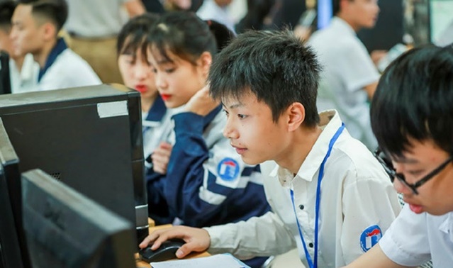 Tốt nghiệp THPT 2025 dự kiến thi trên máy tính